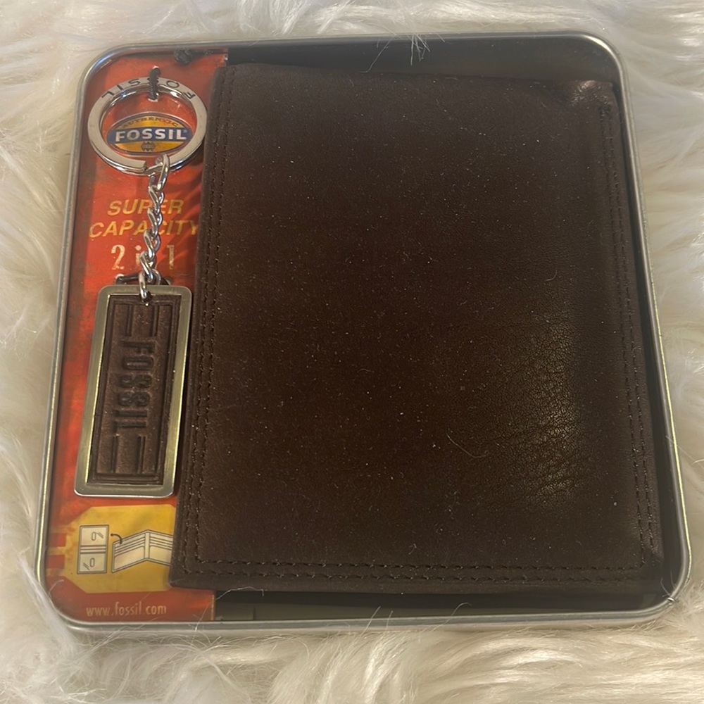 New Fossil Wallet & Keychain - image 8